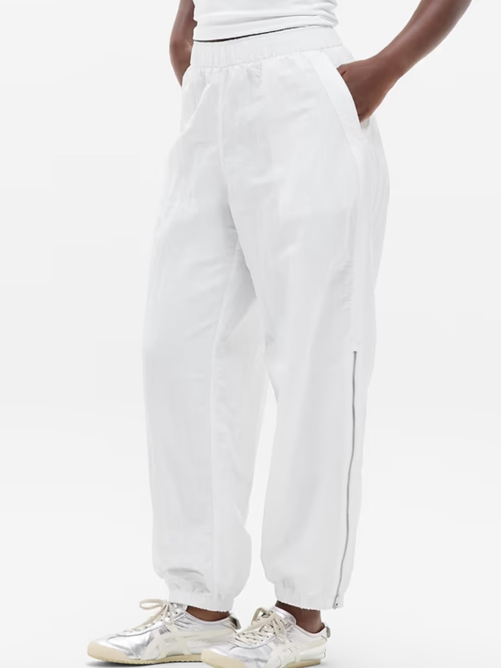 Athleta Women’s Bright White Pursuit Mid Rise Zip Jogger in a Size Small
